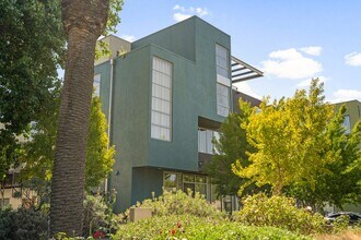 1364 Powell St in Emeryville, CA - Building Photo - Building Photo