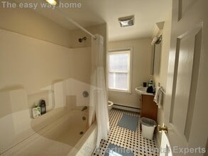 128 Pine St, Unit 1 in Cambridge, MA - Building Photo - Building Photo
