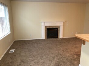 6552 NE Deer Run St in Hillsboro, OR - Building Photo - Building Photo