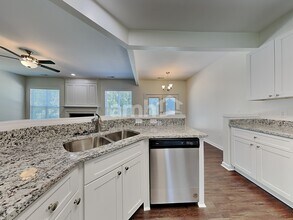 1575 Pondhaven Dr in High Point, NC - Building Photo - Building Photo