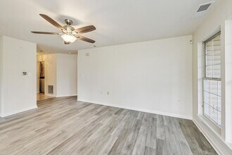 12000 Amber Ridge Cir in Germantown, MD - Building Photo - Building Photo