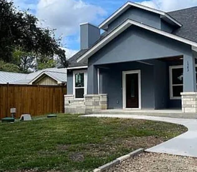 1583 Bonnyview Dr in Canyon Lake, TX - Foto de edificio - Building Photo
