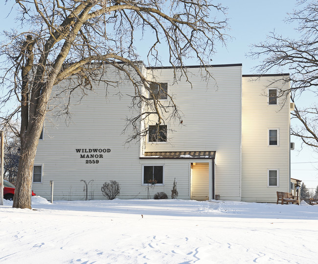 Wildwood Manor in Mounds View, MN - Foto de edificio - Building Photo
