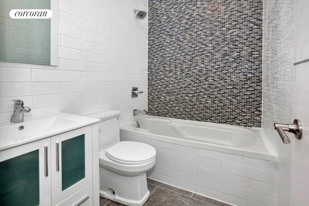637 Quincy St in Brooklyn, NY - Building Photo