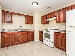 5117 Potomac Dr in Pascagoula, MS - Building Photo - Building Photo