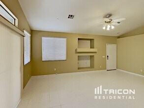 2727 W Richmar Ave in Las Vegas, NV - Building Photo - Building Photo