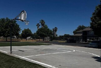 300 Myer Dr in Chowchilla, CA - Building Photo - Building Photo