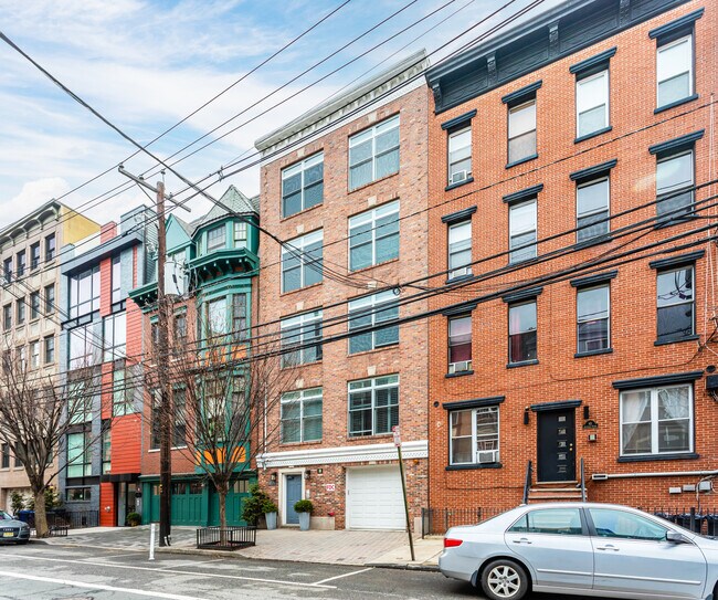 65 Jefferson St in Hoboken, NJ - Foto de edificio - Primary Photo