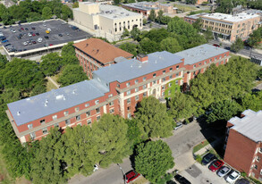 The Bronzeville Vincennes Apartamentos