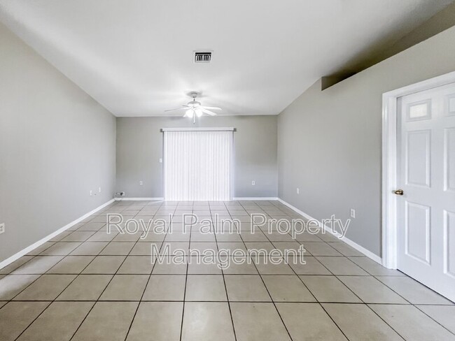 4502 28th St SW in Lehigh Acres, FL - Foto de edificio - Building Photo