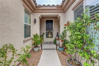 2092 Wildwood Lake St in Henderson, NV - Building Photo - Building Photo