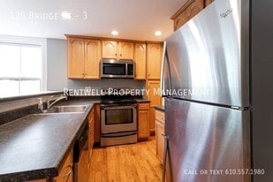 120 Bridge St in Phoenixville, PA - Building Photo