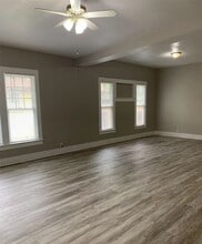 815 S Willow St in Sherman, TX - Foto de edificio - Building Photo
