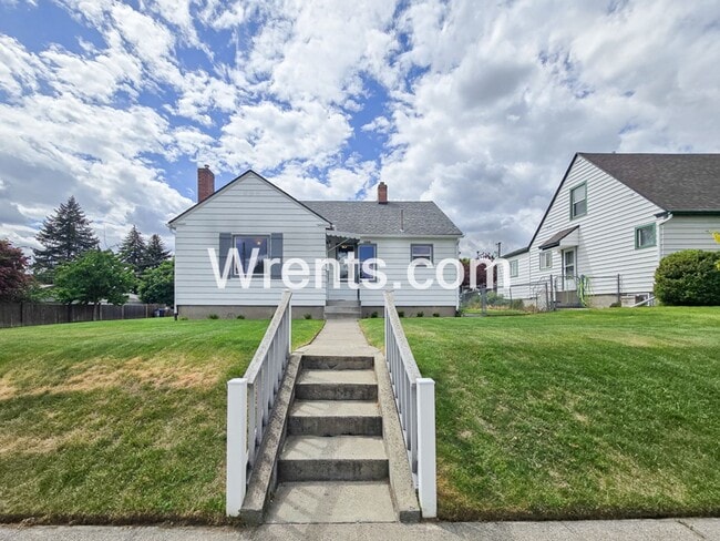property at 4003 N Hawthorne St