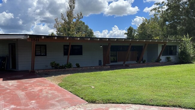 1511 S John Young Pkwy in Orlando, FL - Building Photo - Building Photo