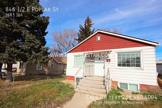 property at 846 E Poplar St