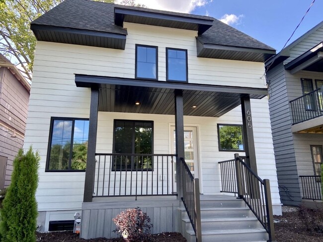 property at 605 12th Ave SE