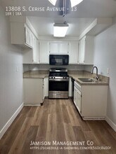 Sunshine Villa in Hawthorne, CA - Building Photo - Building Photo