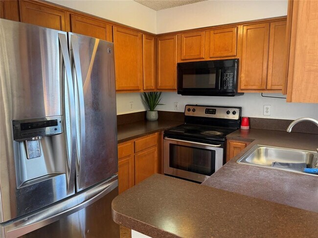 7610 Westwood Dr in Tamarac, FL - Building Photo - Building Photo