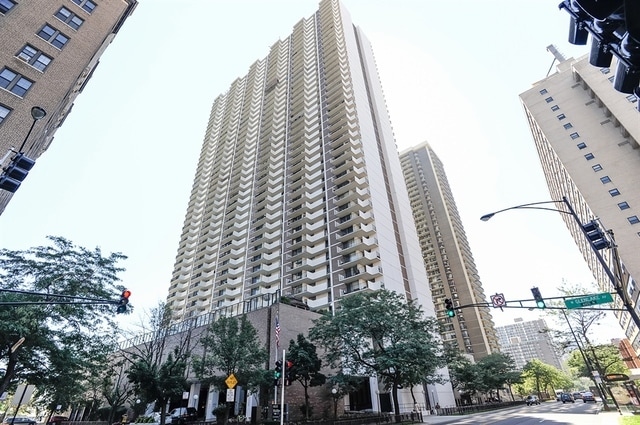 property at 6033 N Sheridan Rd