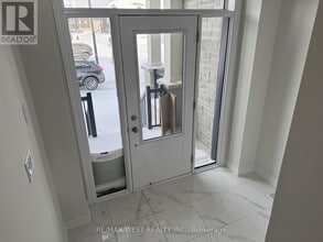 111 Watts Mews in Kawartha Lakes, ON - Building Photo - Building Photo