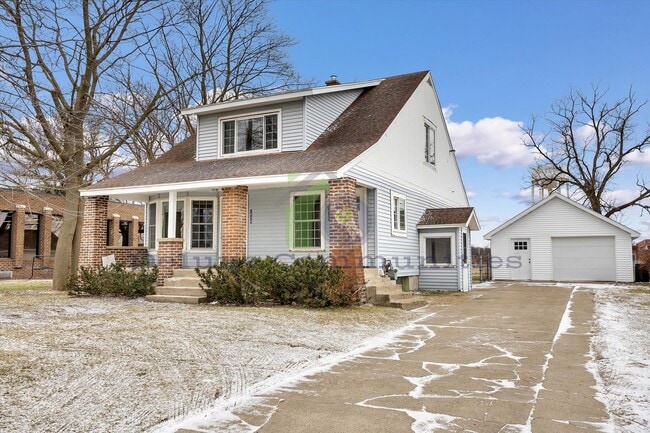 1426 Burton St SW in Wyoming, MI - Building Photo - Building Photo