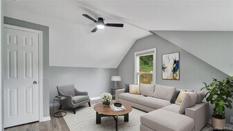 22 Town Path in Glen Cove, NY - Building Photo