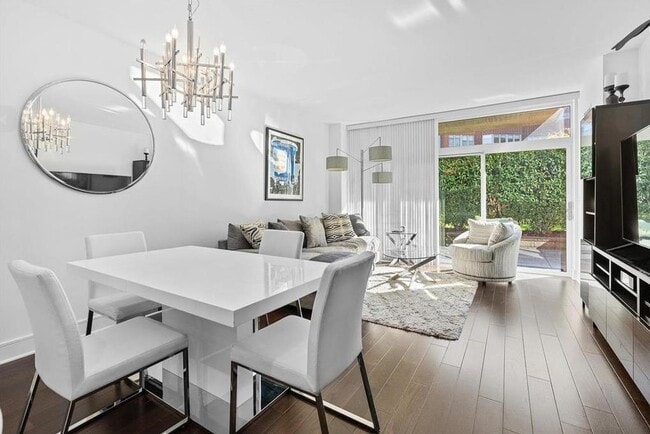 property at 1100 Maxwell Ln