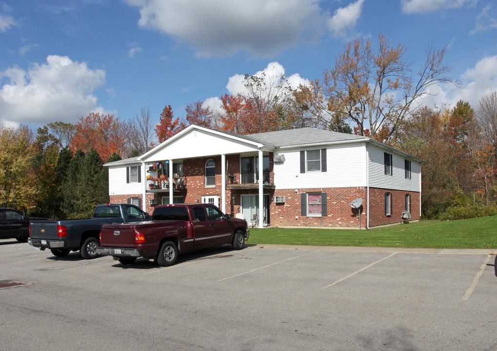 Oakwood Apartments in Hamburg, NY - Building Photo