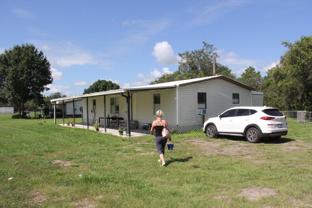 4010 Spiker Ln in Lake Wales, FL - Foto de edificio