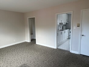 119 Rossland Rd E in Oshawa, ON - Building Photo - Building Photo