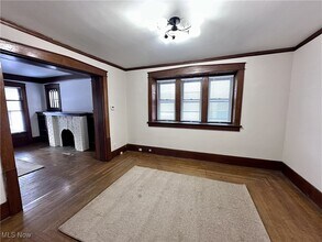 349 Cloverdale Ave in Akron, OH - Building Photo - Building Photo