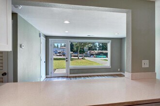 23004 58th Ave W in Mountlake Terrace, WA - Building Photo - Building Photo