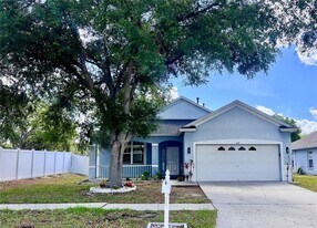 619 Schooner Bay Ct in Valrico, FL - Building Photo