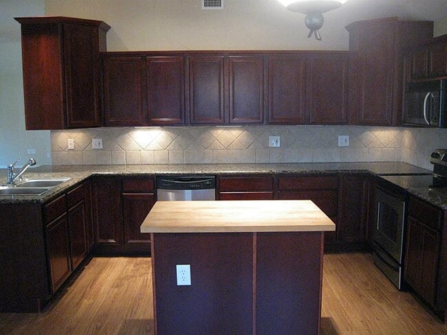 1143 3ks St in San Leon, TX - Building Photo - Building Photo