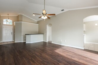 410 Sacramento St in Valrico, FL - Building Photo - Building Photo