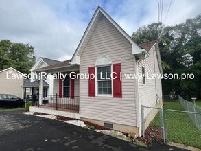 942 Bedford Rd in Vinton, VA - Building Photo - Building Photo