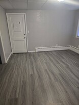 157 14th St SE, Unit C in Huron, SD - Building Photo