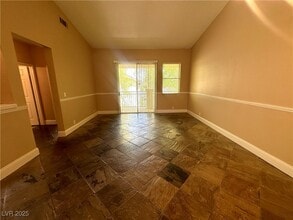5155 Tropicana Ave in Las Vegas, NV - Building Photo - Building Photo