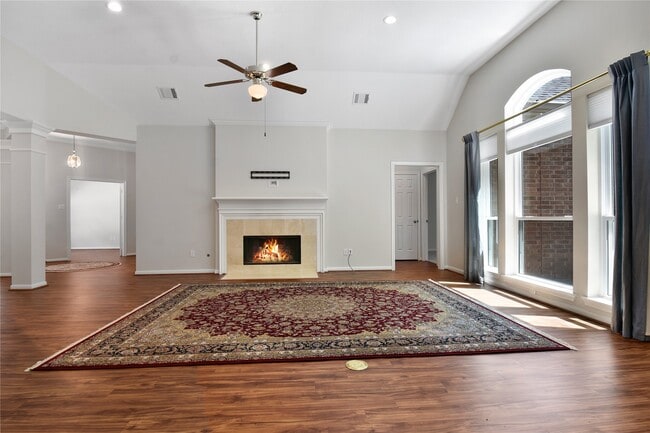 property at 152 W Amberglow Cir