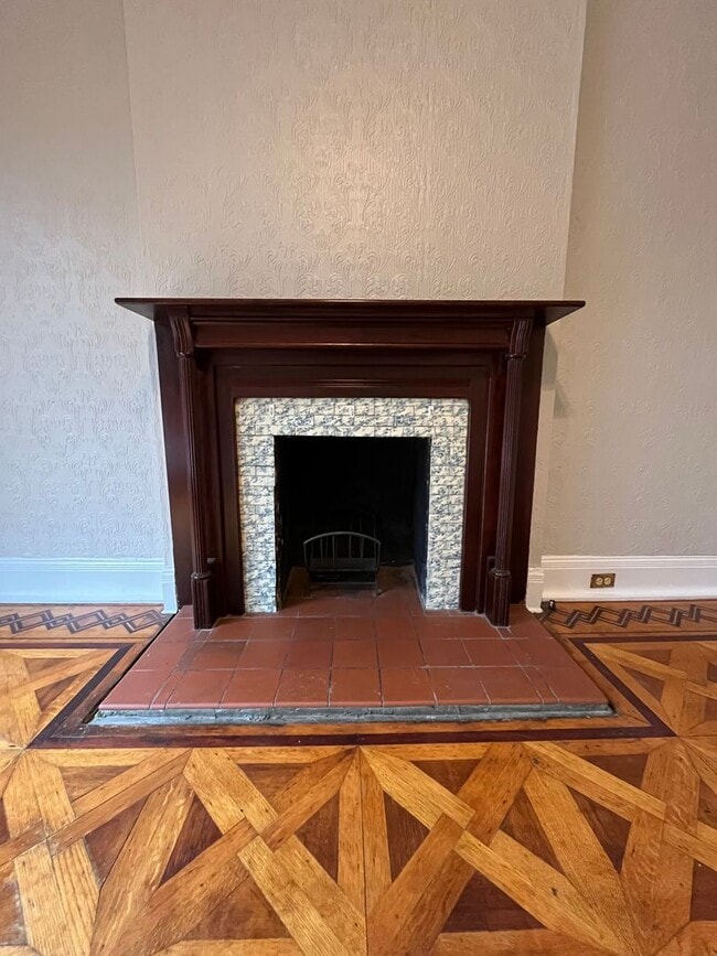 212 W Lee St in Louisville, KY - Foto de edificio - Building Photo