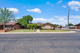 1800 W 23rd St in Odessa, TX - Building Photo - Building Photo