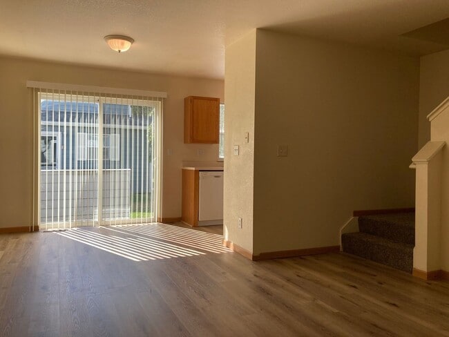 property at 2440 Daws Dr