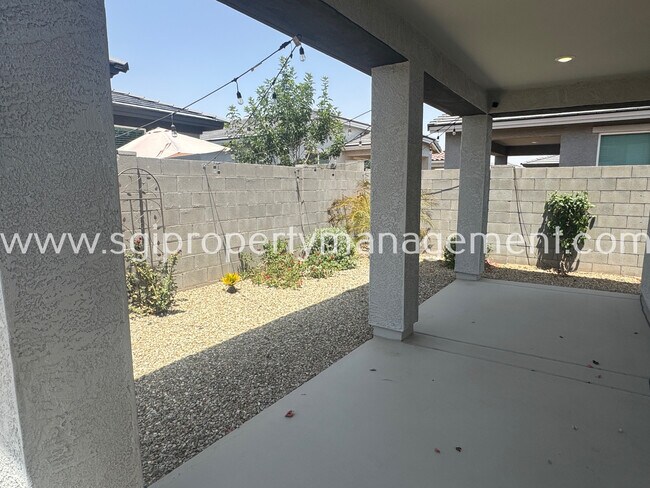 17322 W Country Club Terrace in Surprise, AZ - Building Photo - Building Photo