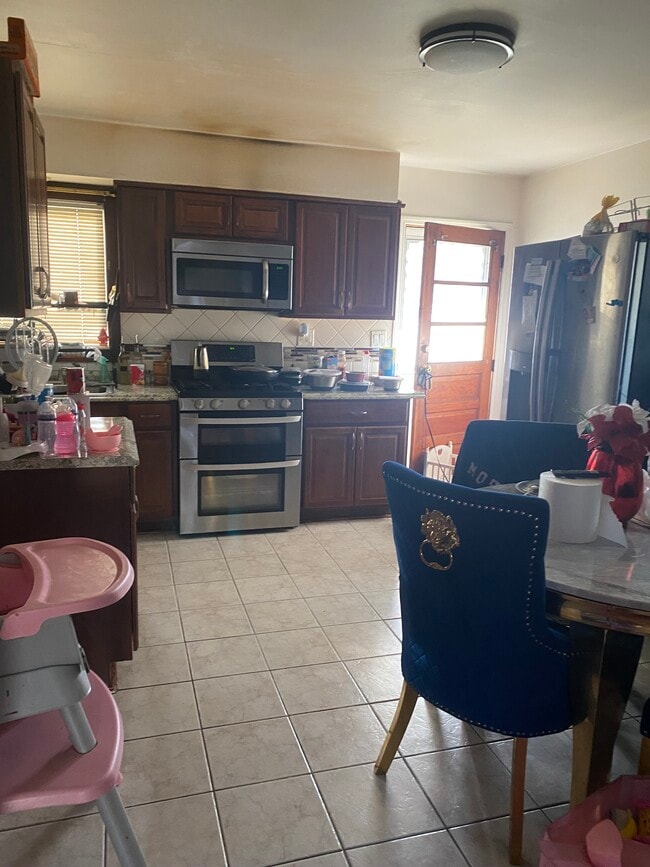 property at 232 S 18th Ave