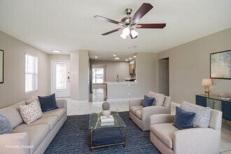 7310 Fox Scene Dr in Humble, TX - Foto de edificio - Building Photo