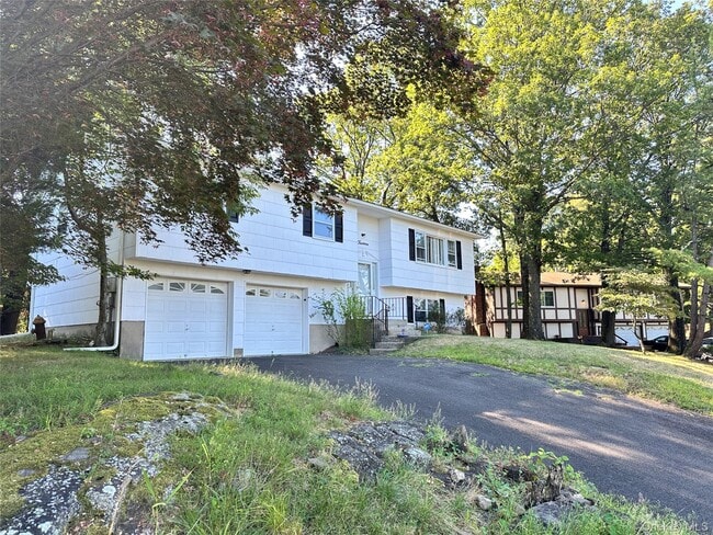 property at 14 S Delaware Dr