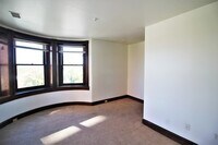 223 E Preston St photo'