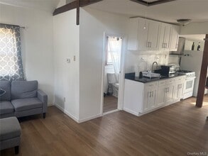 1 Royal Acres Dr in Middletown, NY - Building Photo - Building Photo