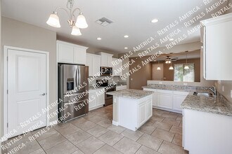 7526 S 28th Pl in Phoenix, AZ - Building Photo - Building Photo